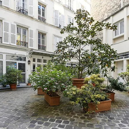 Cocon Parisien Dans Le Quartier Du Marais By Weekome * París